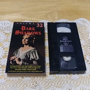 Dark Shadows Volume 32 VHS - Vampires, werewolves, horror, suspense